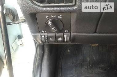 Вантажопасажирський фургон Opel Combo 2011 в 
