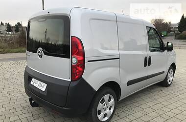 Вантажопасажирський фургон Opel Combo 2016 в Львові