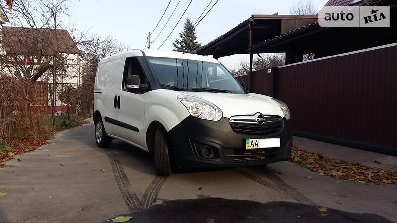 Грузопассажирский фургон Opel Combo 2012 в Киеве