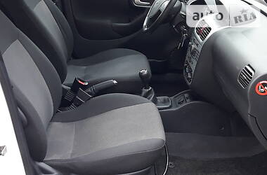 Минивэн Opel Combo 2010 в 