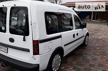 Минивэн Opel Combo 2010 в 