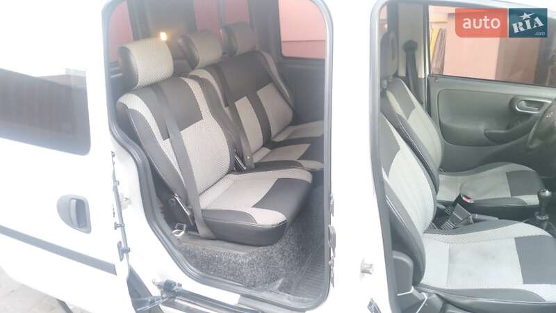 Минивэн Opel Combo 2009 в Львове