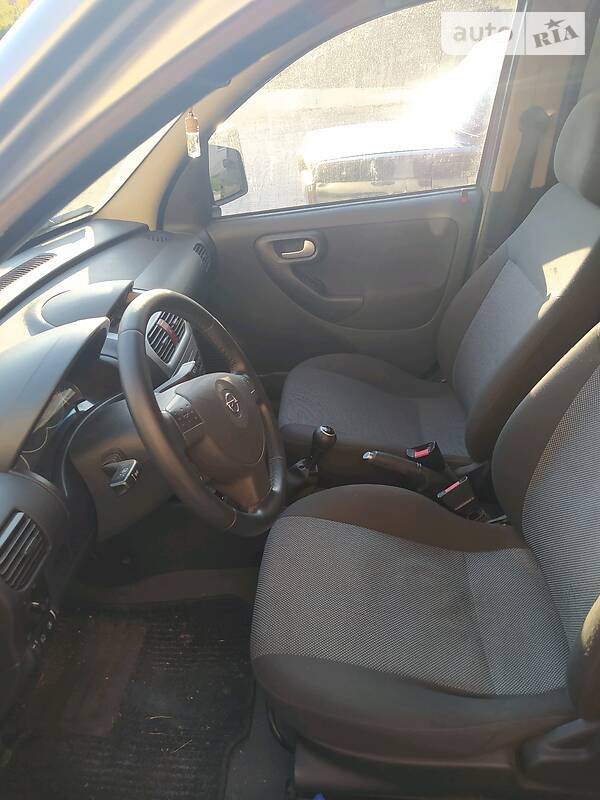 Мінівен Opel Combo 2007 в Луцьку