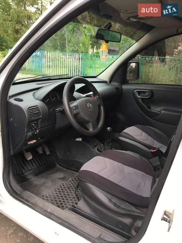 Минивэн Opel Combo 2005 в Золочеве