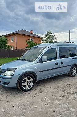 Минивэн Opel Combo 2005 в 