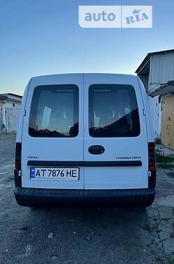 Минивэн Opel Combo 2006 в Бурштыне