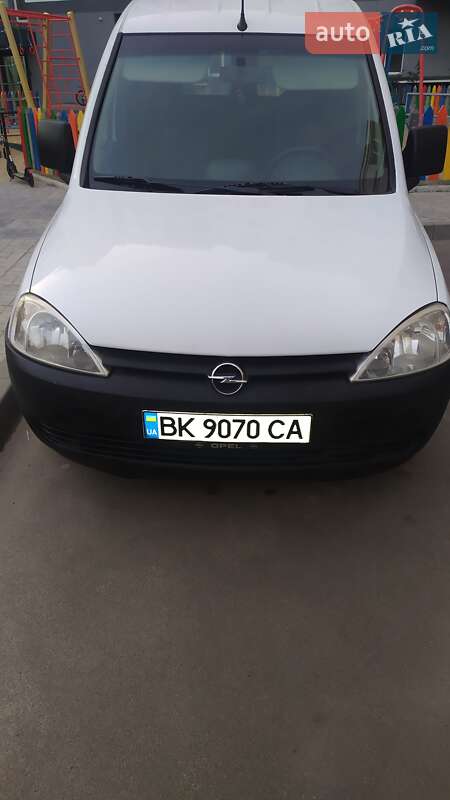 Минивэн Opel Combo 2007 в Гоще фото Минивэн Opel Combo 2007 в Гоще