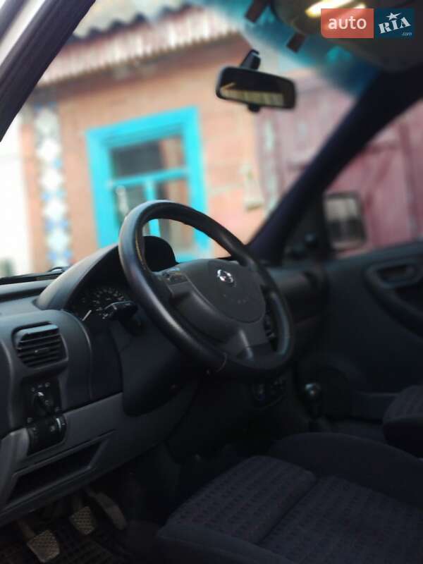 Минивэн Opel Combo 2005 в Гоще