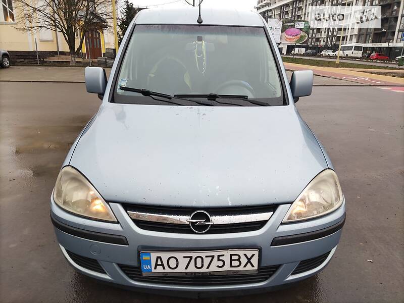 Минивэн Opel Combo 2008 в Ужгороде
