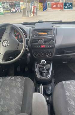Минивэн Opel Combo 2012 в 