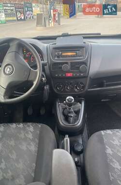 Минивэн Opel Combo 2012 в Широком