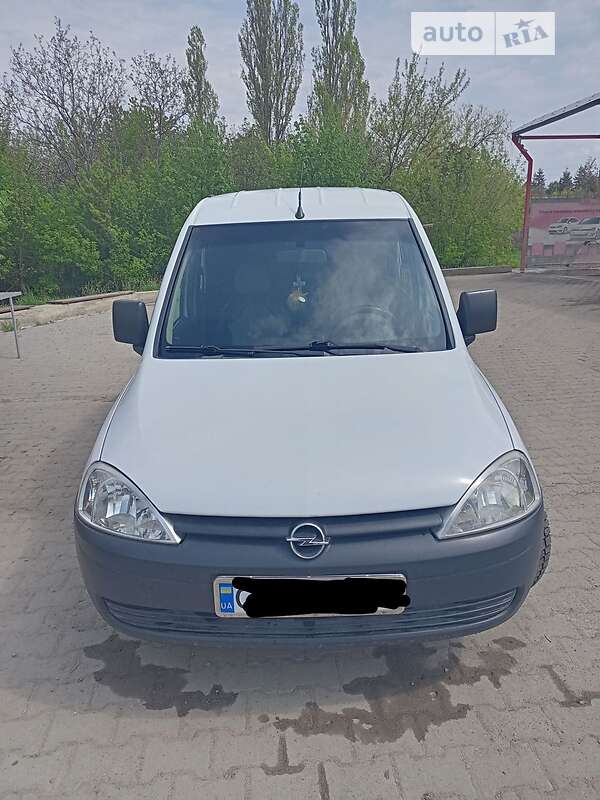 Минивэн Opel Combo 2008 в Кельменцах