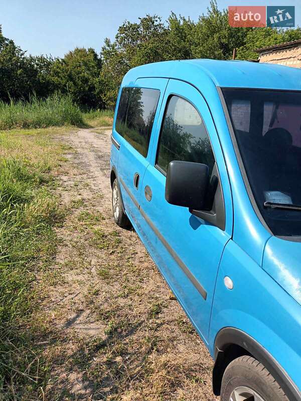 Минивэн Opel Combo 2003 в Славянске