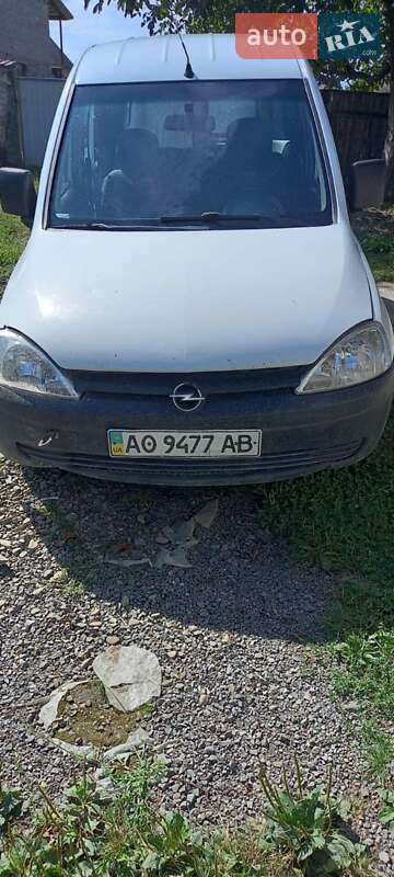 Минивэн Opel Combo 2003 в Тячеве