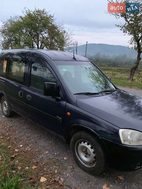 Мінівен Opel Combo 2002 в Сваляві фото Мінівен Opel Combo 2002 в Сваляві