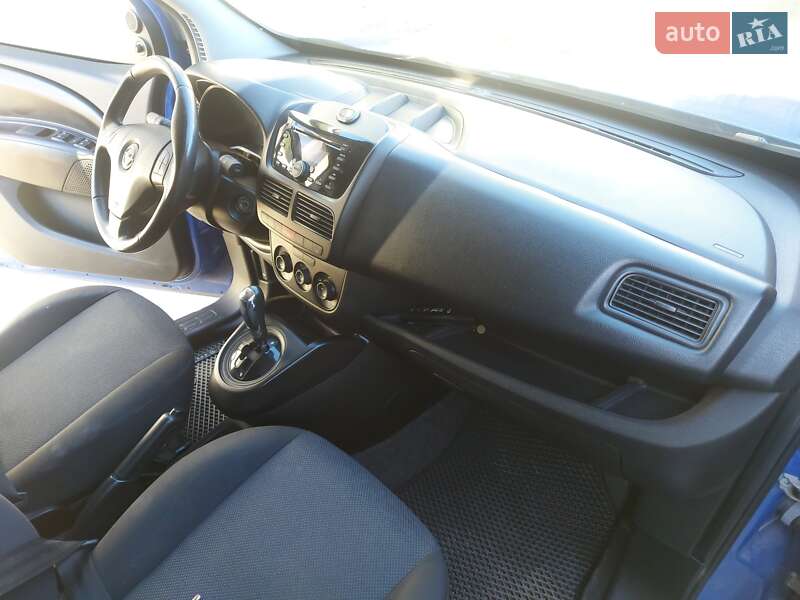 Минивэн Opel Combo 2012 в Ивановке