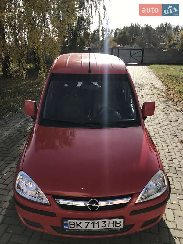 Мінівен Opel Combo 2009 в Рівному фото 3 Мінівен Opel Combo 2009 в Рівному