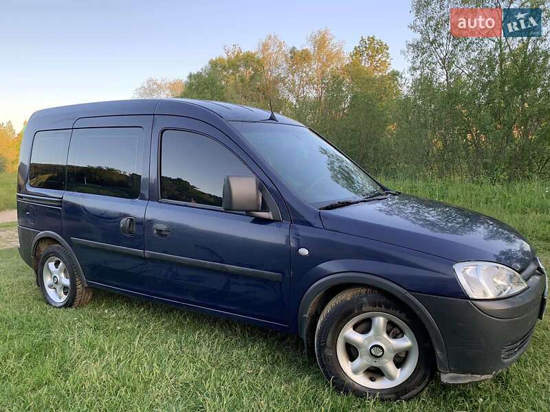 Минивэн Opel Combo 2008 в Турке
