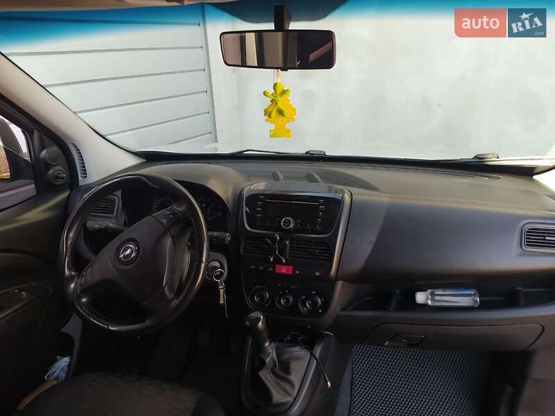 Минивэн Opel Combo 2012 в Виннице