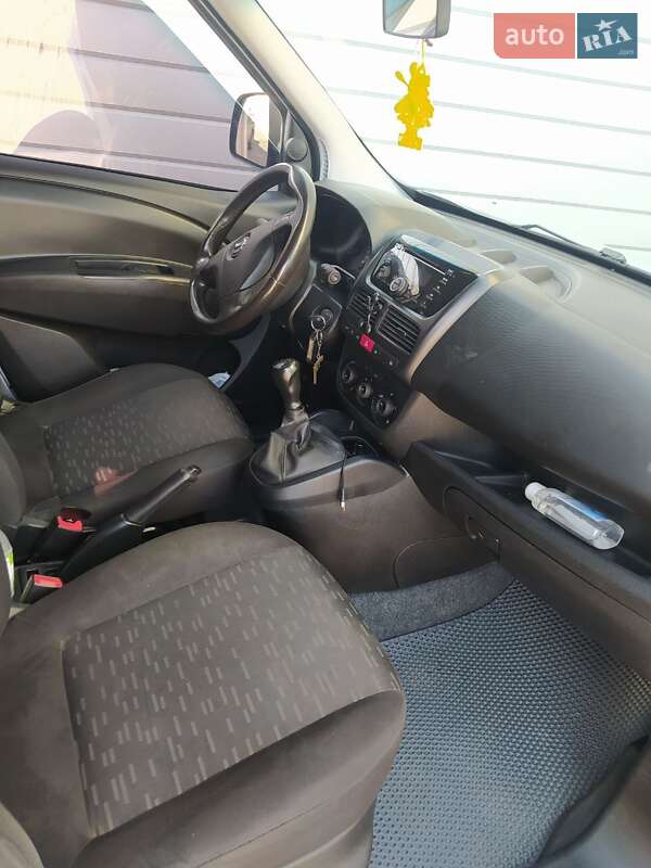 Минивэн Opel Combo 2012 в Виннице