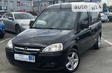 Минивэн Opel Combo 2009 в Киеве