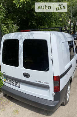 Вантажний фургон Opel Combo 2011 в Умані