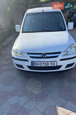 OPEL COMBO 2011