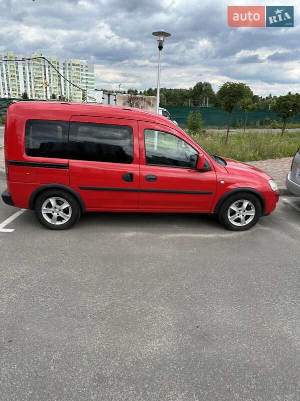 Минивэн Opel Combo 2010 в Киеве