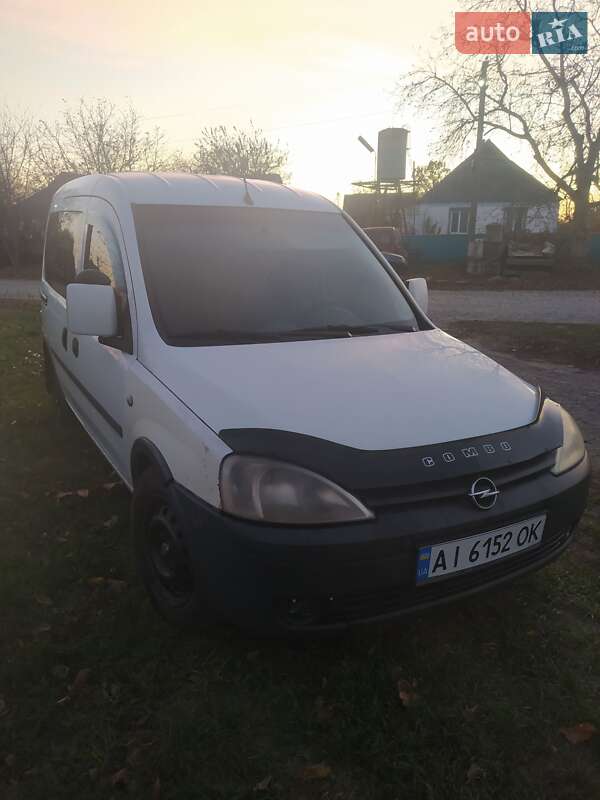 Минивэн Opel Combo 2005 в Белой Церкви