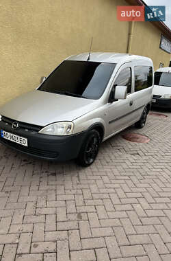 Минивэн Opel Combo 2010 в 