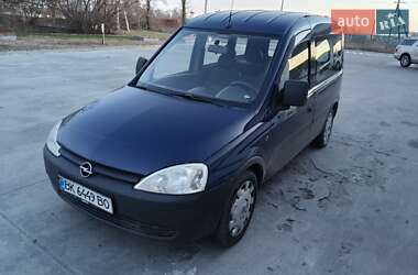 Минивэн Opel Combo 2008 в Вараше