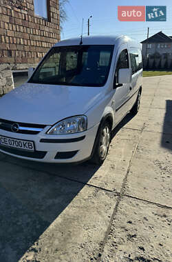 Мінівен Opel Combo 2010 в Новоселиці