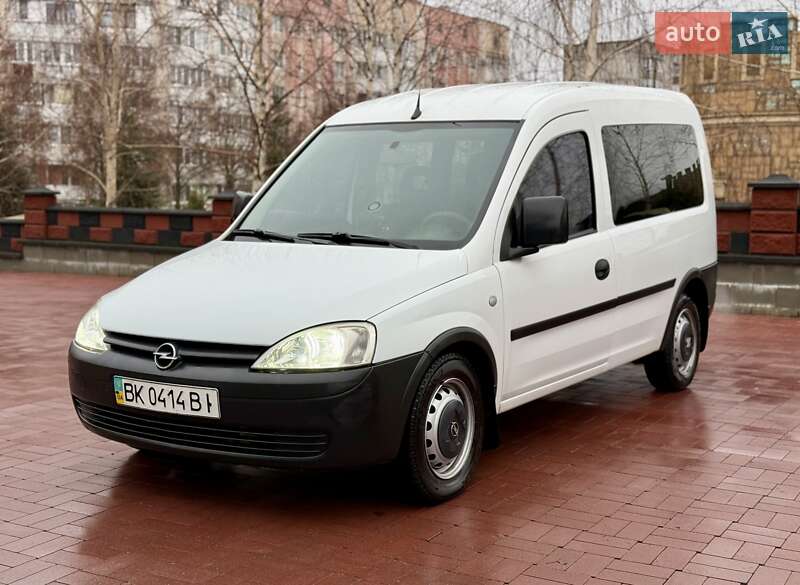 Минивэн Opel Combo 2010 в Ровно