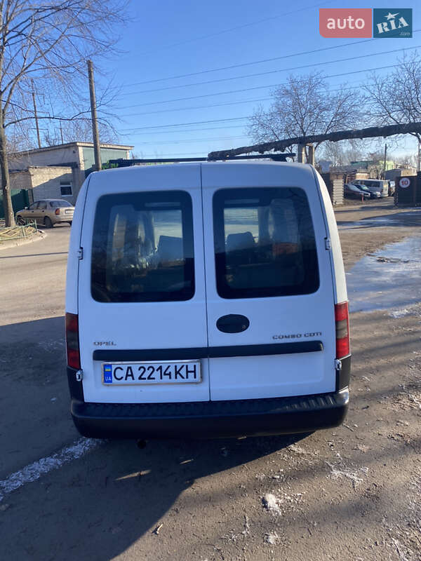 Вантажний фургон Opel Combo 2004 в Черкасах