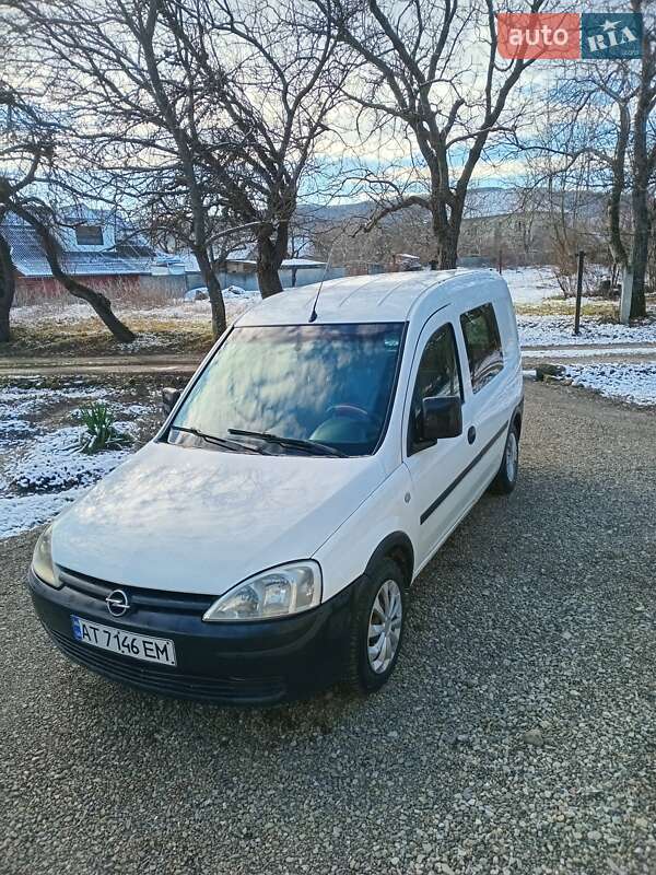 Минивэн Opel Combo 2005 в 
