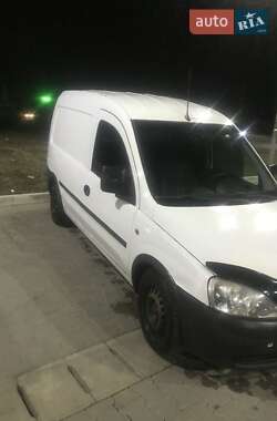 Вантажний фургон Opel Combo 2007 в Чернівцях