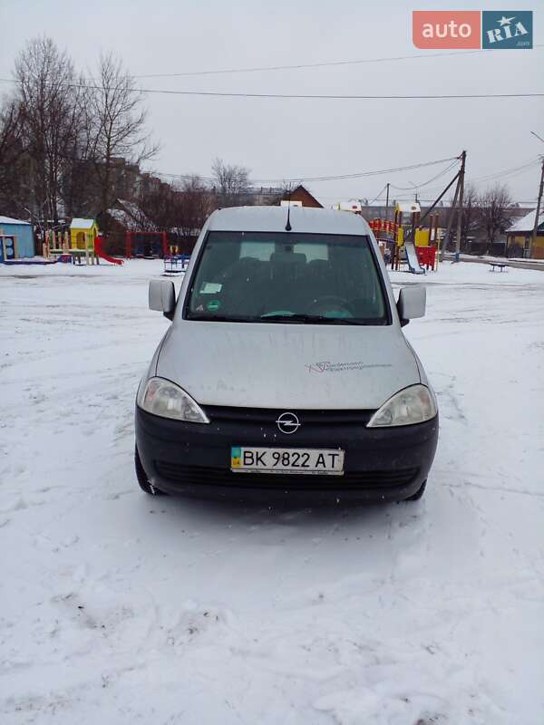 Минивэн Opel Combo 2006 в Сарнах