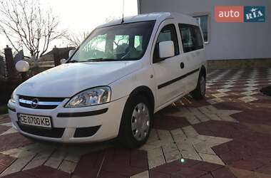 Мінівен Opel Combo 2010 в Новоселиці