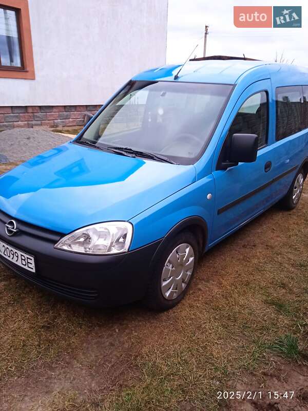 Минивэн Opel Combo 2003 в Березному