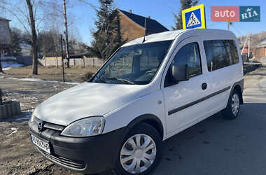 Минивэн Opel Combo 2006 в Рахове