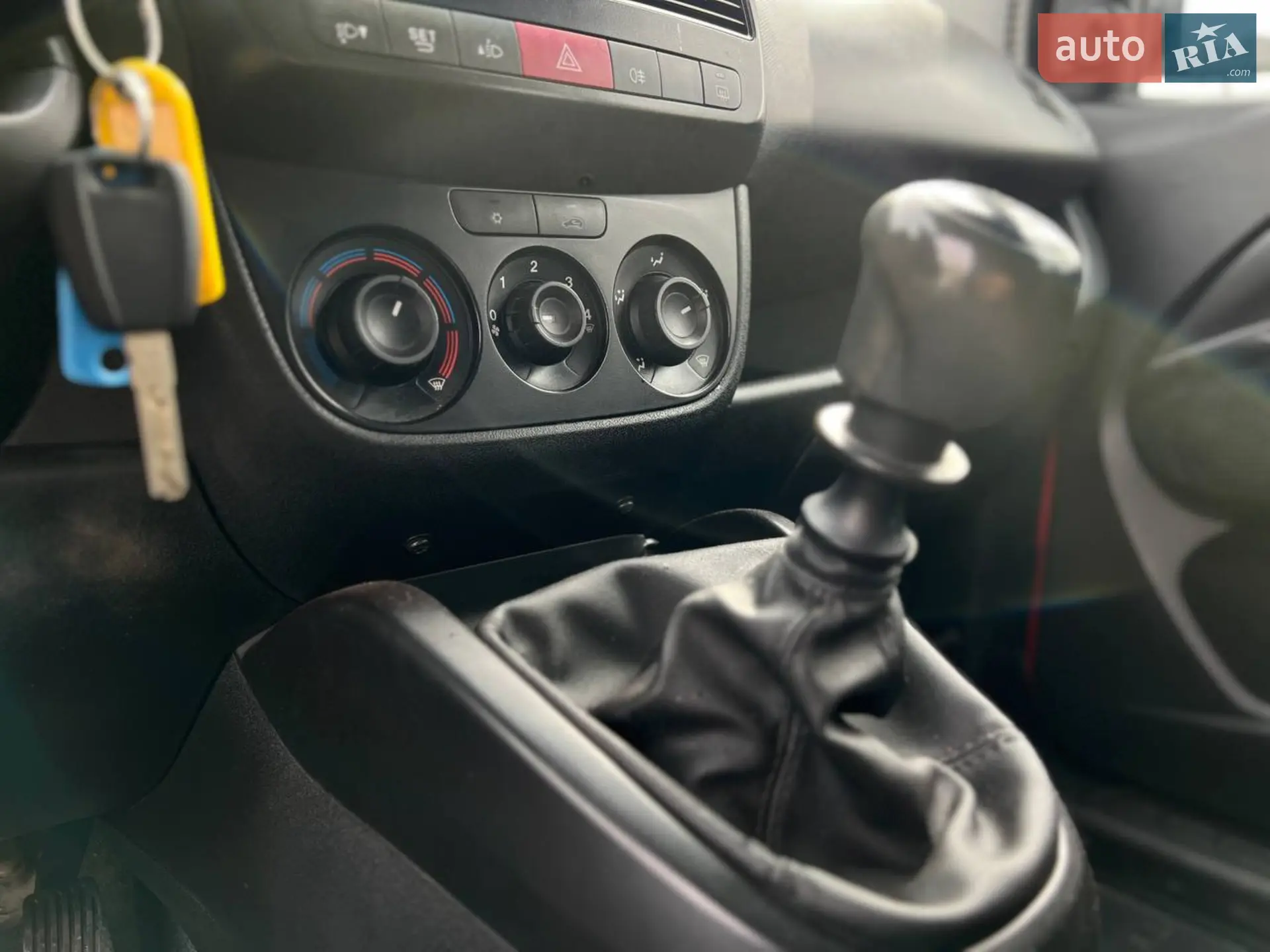 2017 Opel Combo - мініатюра 16