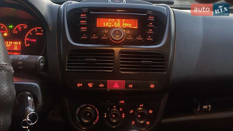 Минивэн Opel Combo 2015 в Киеве