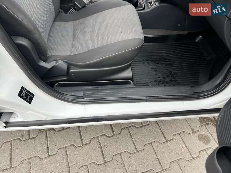 Грузовой фургон Opel Combo 2007 в Красилове