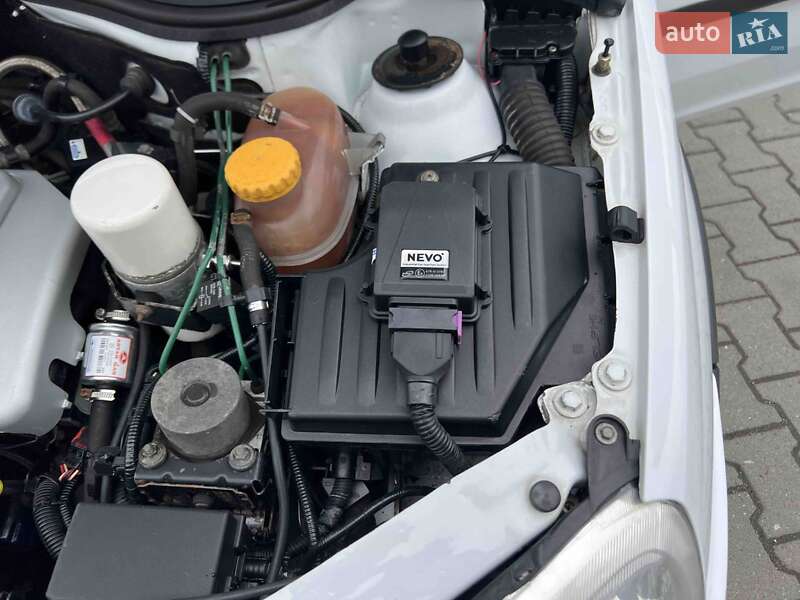 Грузовой фургон Opel Combo 2007 в Красилове