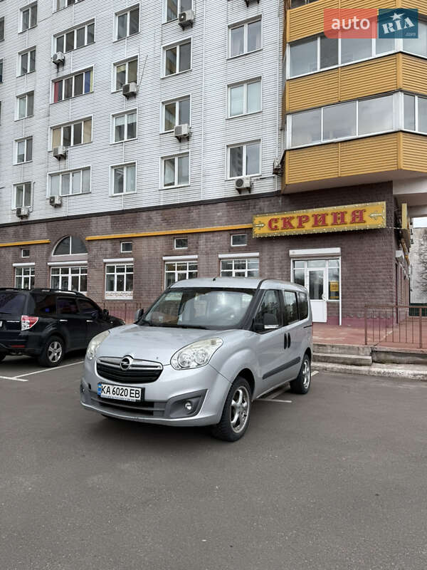 Opel Combo 2012