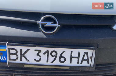 Минивэн Opel Combo 2004 в 