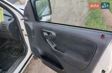 Минивэн Opel Combo 2006 в 