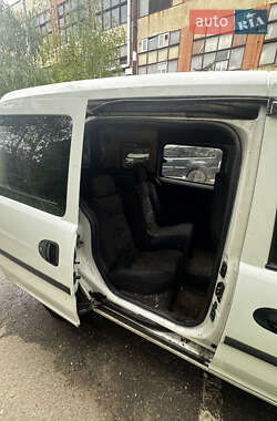 Минивэн Opel Combo 2004 в 