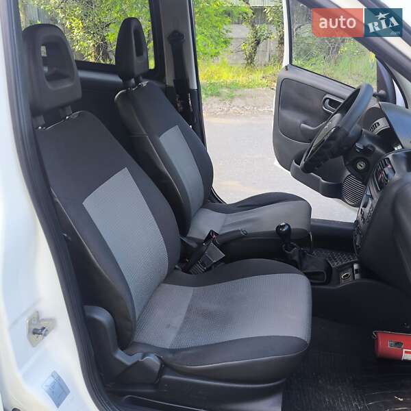 Минивэн Opel Combo 2008 в Днепре
