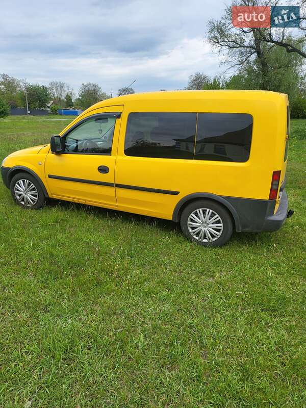 Мінівен Opel Combo 2008 в Білогородці